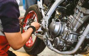 Seized motorcycle engine: 3 symptoms, actions, and prevention